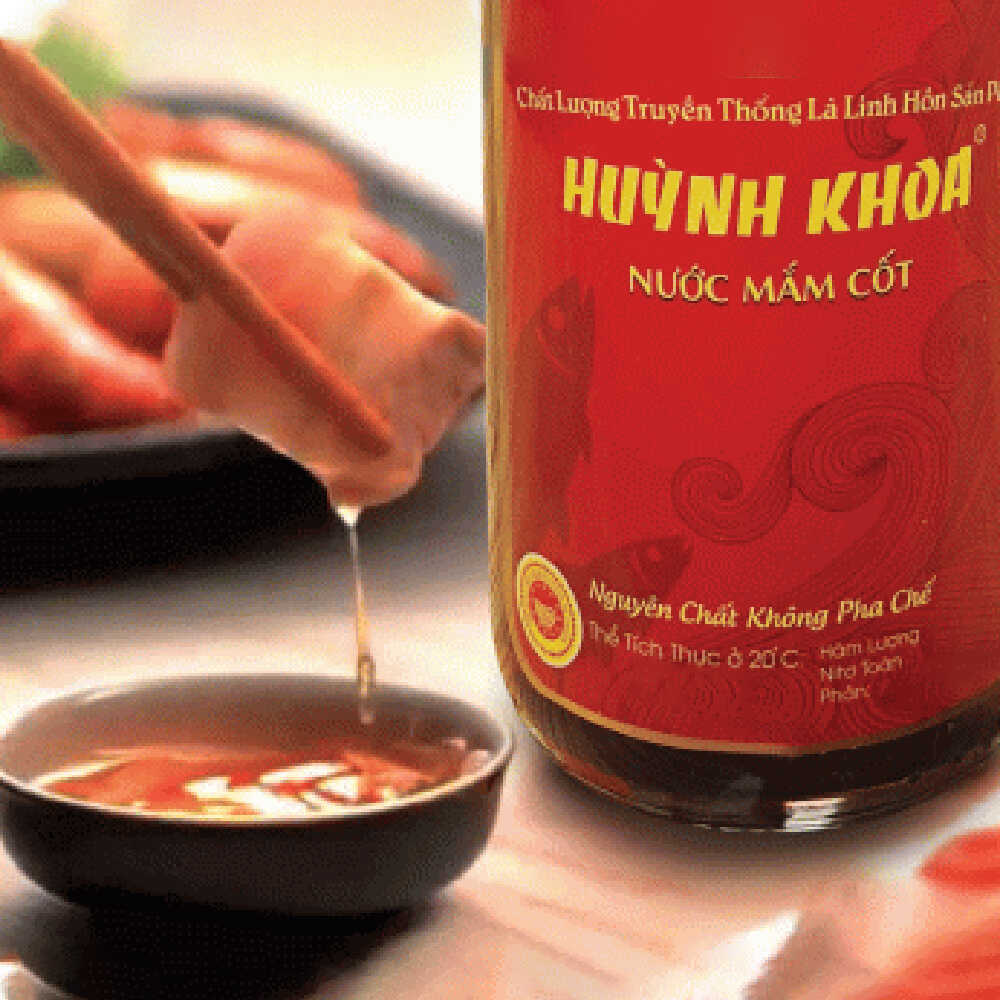 nuoc-mam-truyen-thong-phu-quoc-huynh-khoa-32-do-dam-chai-nhua-500ml-cot-nhi-nguyen-chat-dac-san-phu-quoc-3
